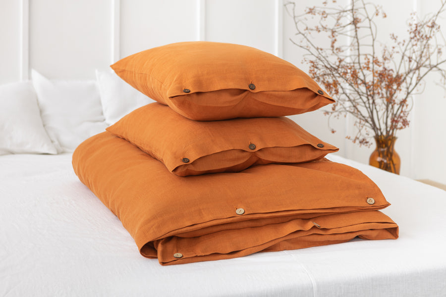 Linen Bedding Set with coconut buttons in Light Chestnut - Linen Couture Boutique